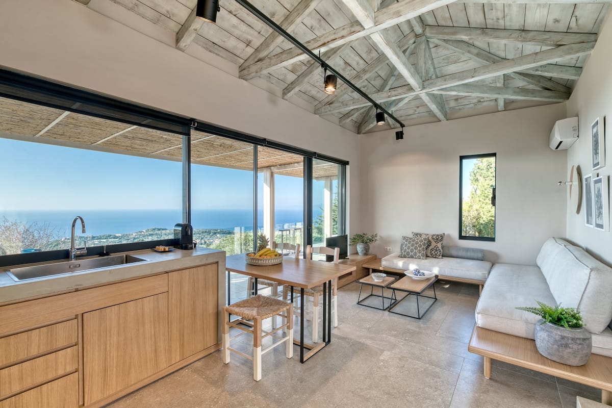 Residence with Private Heated Pool, Art Blue Villa image 5