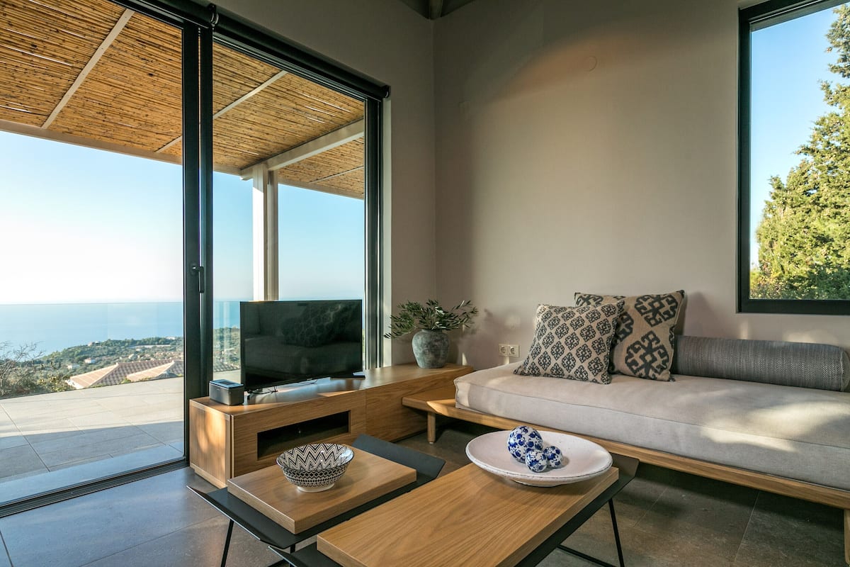 Residence with Private Heated Pool, Art Blue Villa image 7