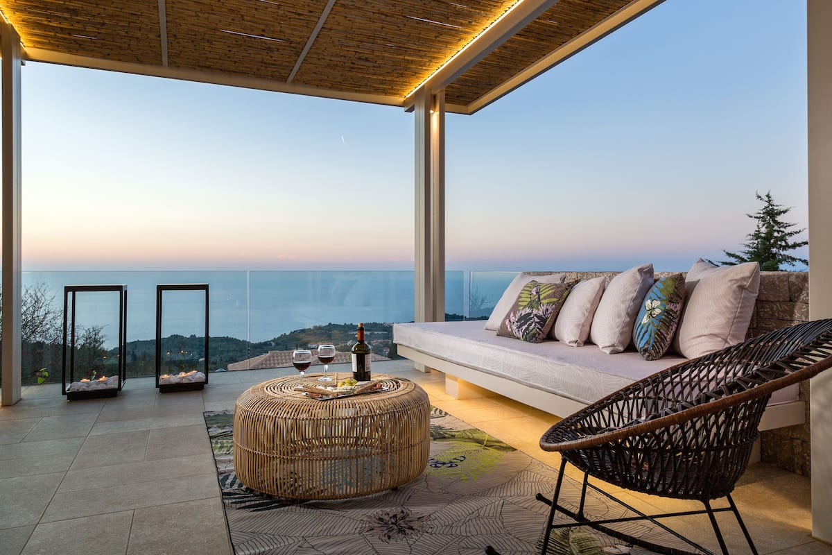Residence with Private Heated Pool, Art Blue Villa image 9