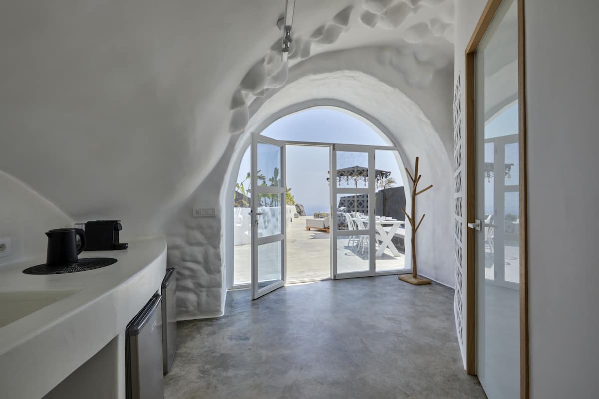 Grand Suite, 2 Bed, Theano Cave Suites & Villas
 image 5