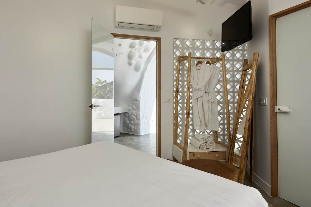 Grand Suite, 2 Bed, Theano Cave Suites & Villas
 image 6