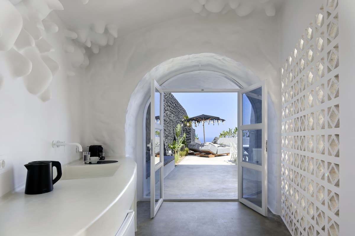 Grand Suite, 2 Bed, Theano Cave Suites & Villas
 image 8