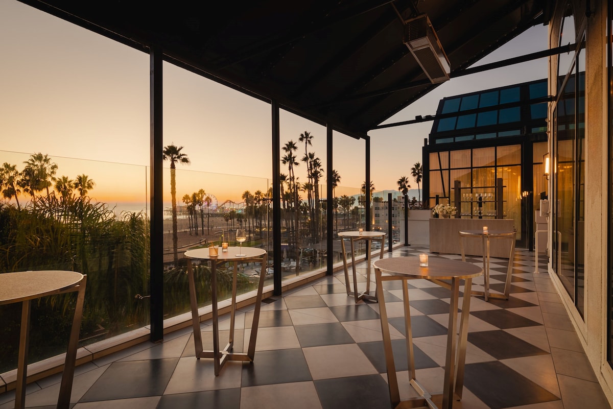 Suite, 1 Bedroom, City View Regent Santa Monica  image 6