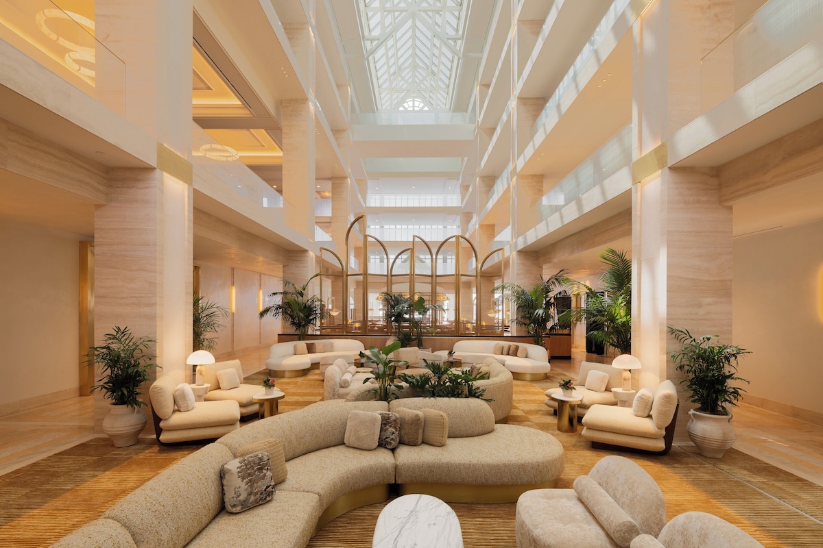 Suite, 1 Bedroom, City View Regent Santa Monica  image 8