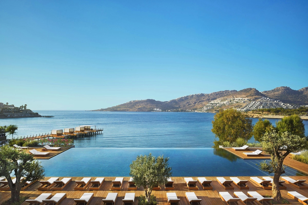 The Bodrum EDITION (Deluxe King Room) image 3