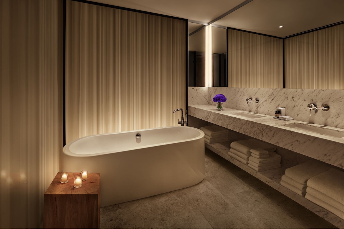 The Bodrum EDITION (Deluxe King Room) image 7
