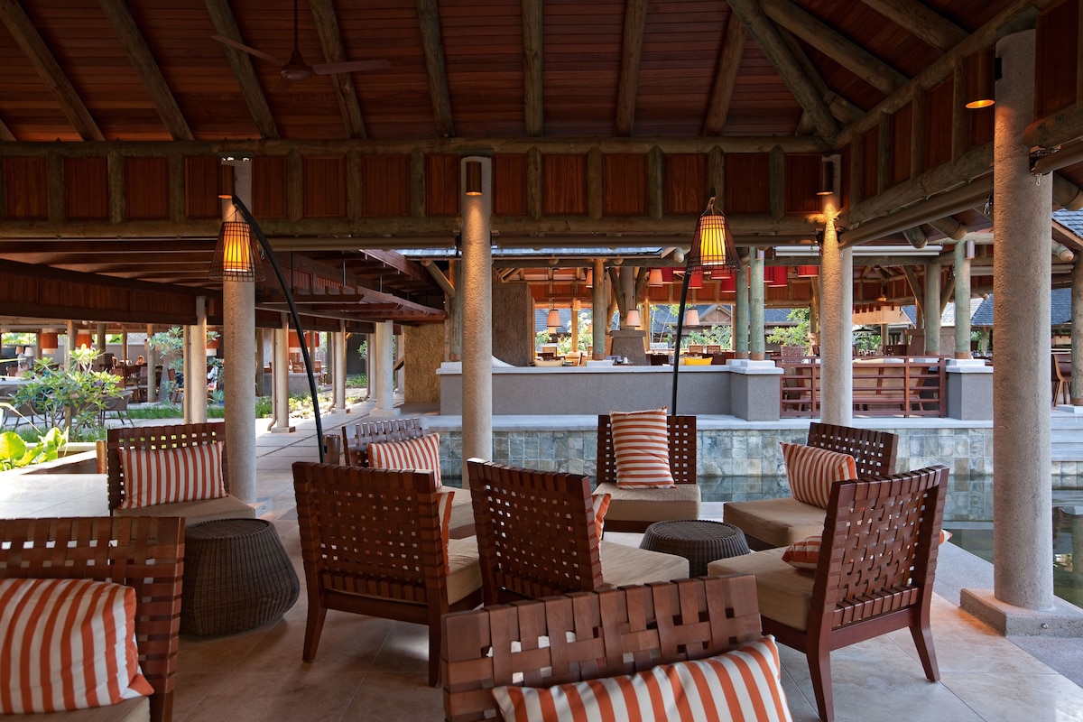 Constance Ephelia (Tropical Garden View Room) image 7