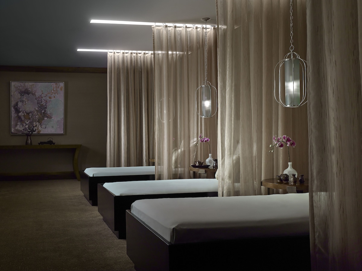 Superior Room Langham Huntington image 1