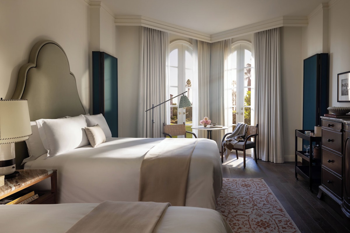 Superior Room Langham Huntington image 2
