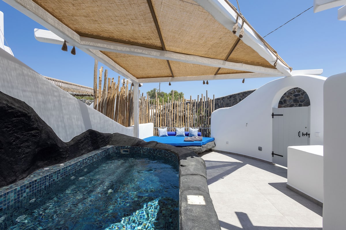 Junior Suite, Hot Tub - Soil of Sun Luxury Villas
 image 1