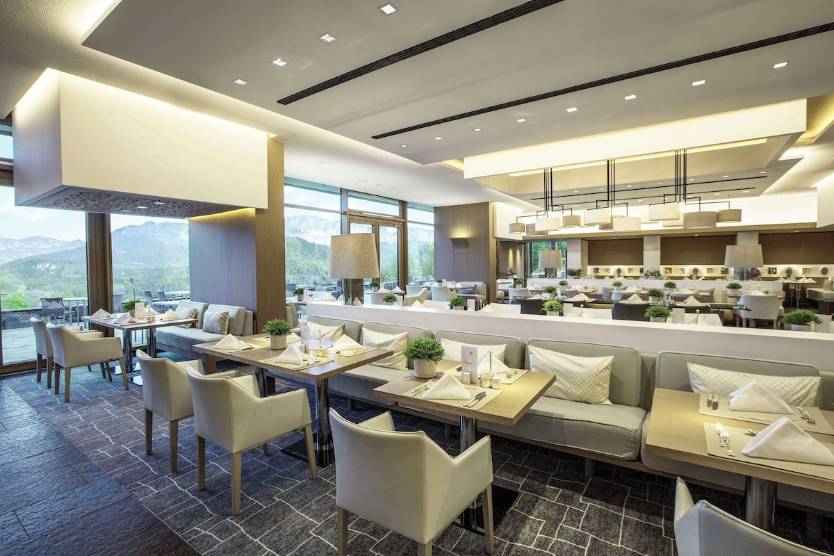 Kempinski Hotel Berchtesgaden (Panorama Suite) image 4