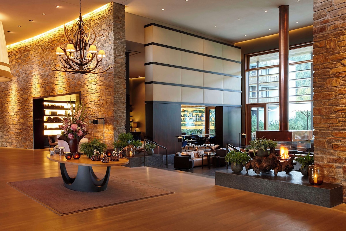 Kempinski Hotel Berchtesgaden (Panorama Suite) image 7