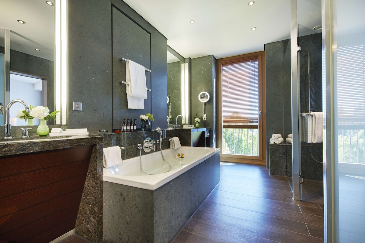 Kempinski Hotel Berchtesgaden (Panorama Suite) image 8