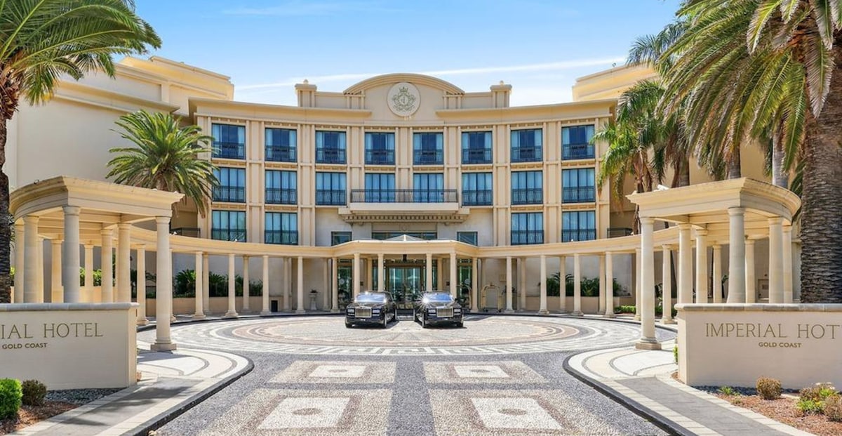 Imperial Hotel Gold Coast (Superior King Room) image 1