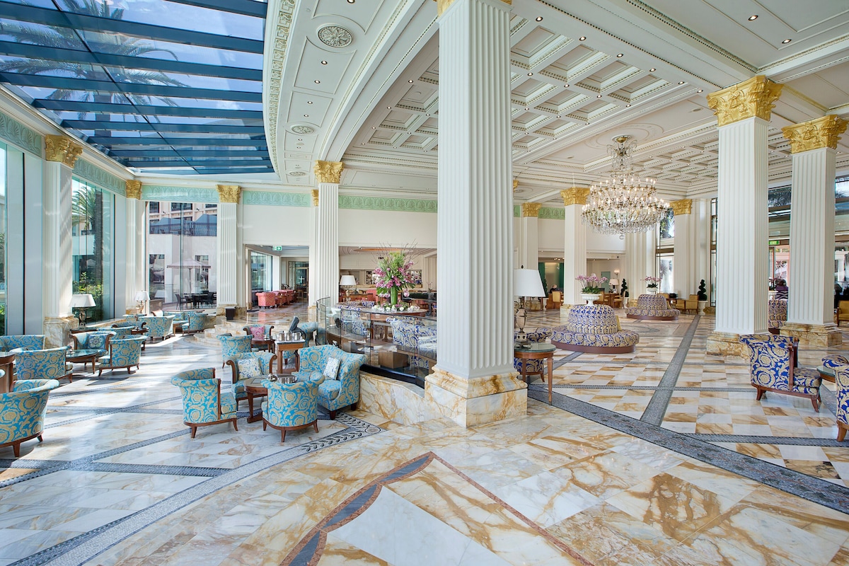 Imperial Hotel Gold Coast (Superior King Room) image 4
