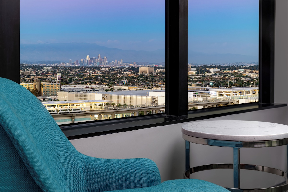 Hilton Los Angeles Airport image 6