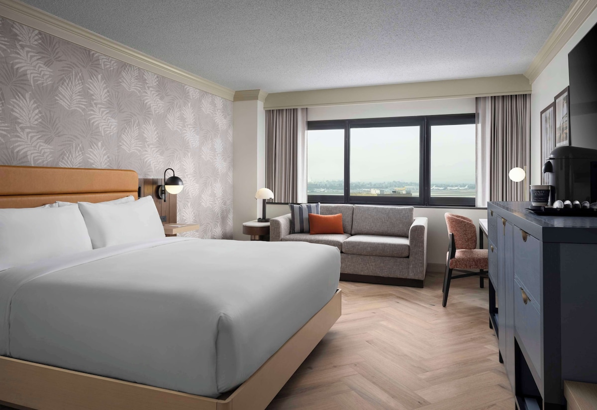 Deluxe Room Sonesta Los Angeles image 6