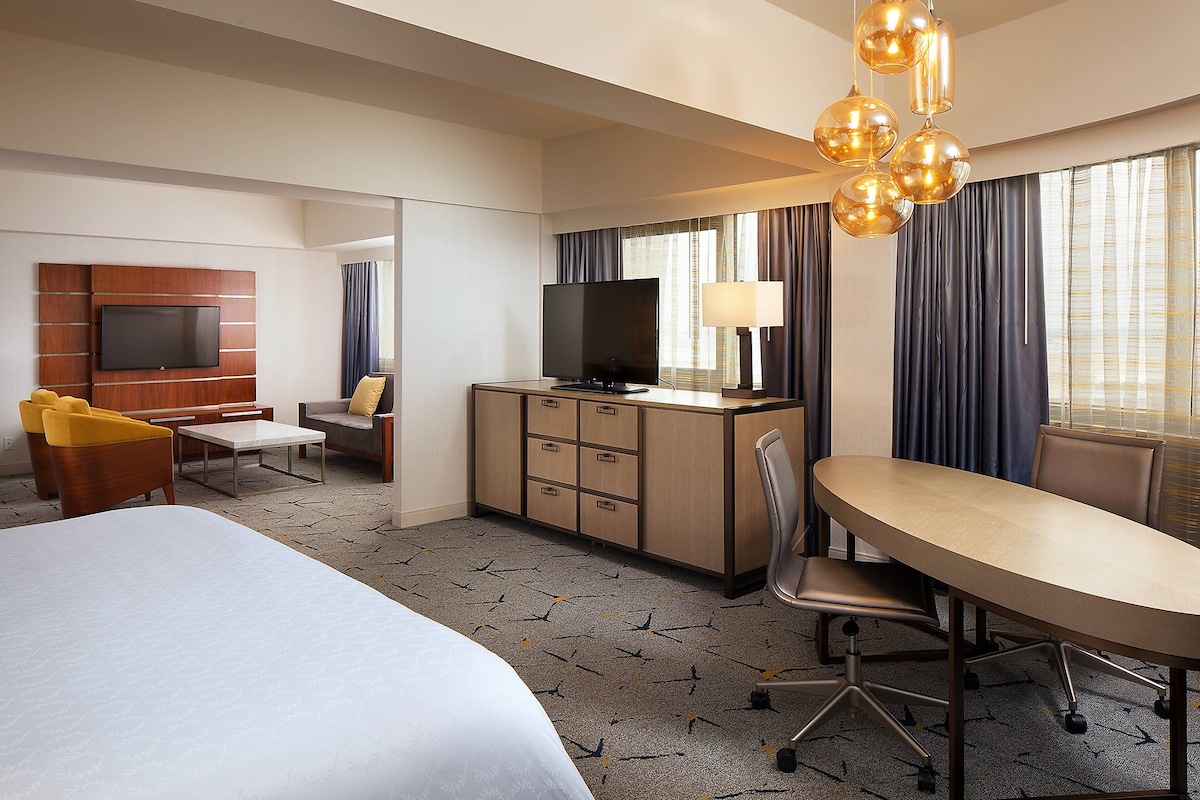 Traditional Room Sheraton Gateway image 2