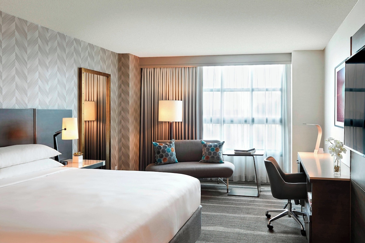 Executive Suite Renaissance Los Angeles image 1
