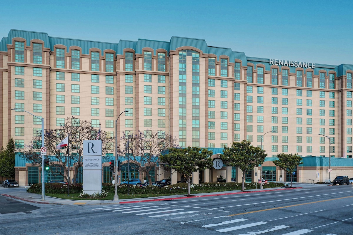 Executive Suite Renaissance Los Angeles image 4