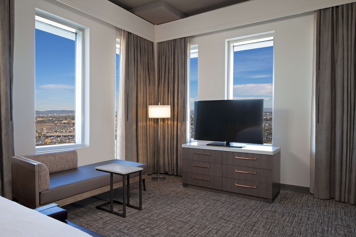 Deluxe Room H Hotel Los Angeles image 6