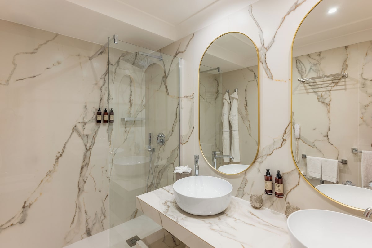 Atlantis Bay (Deluxe Room, Sea View) image 9