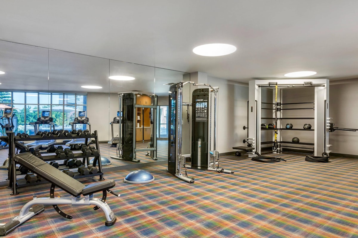 Accessible Suit Cambria Hotel LAX image 2