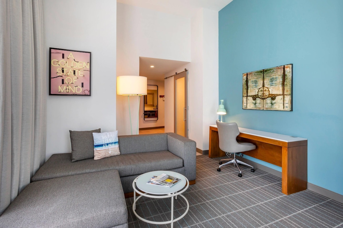 Accessible Suit Cambria Hotel LAX image 4