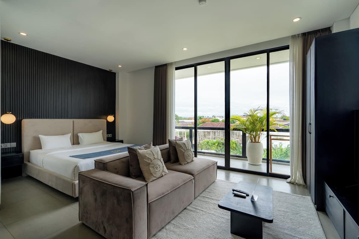 Classic Suite balcony Sunny Apart 1 by Betterplace image 9