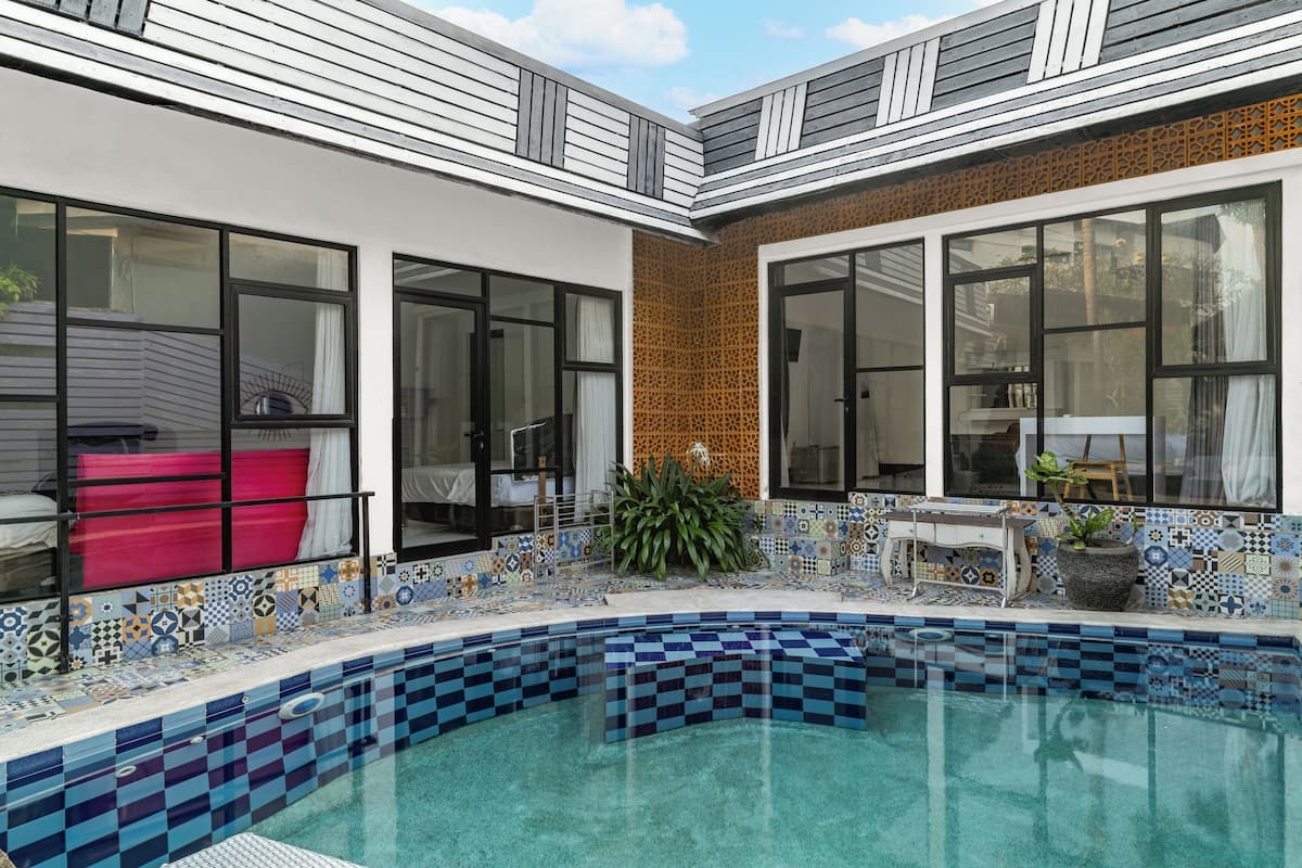 Deluxe Double Room, Pool View, Vande Guest House
 image 7