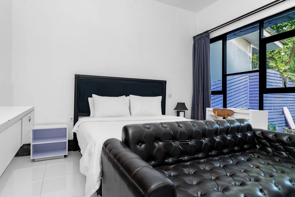 Deluxe Double Room, Pool View, Vande Guest House
 image 8