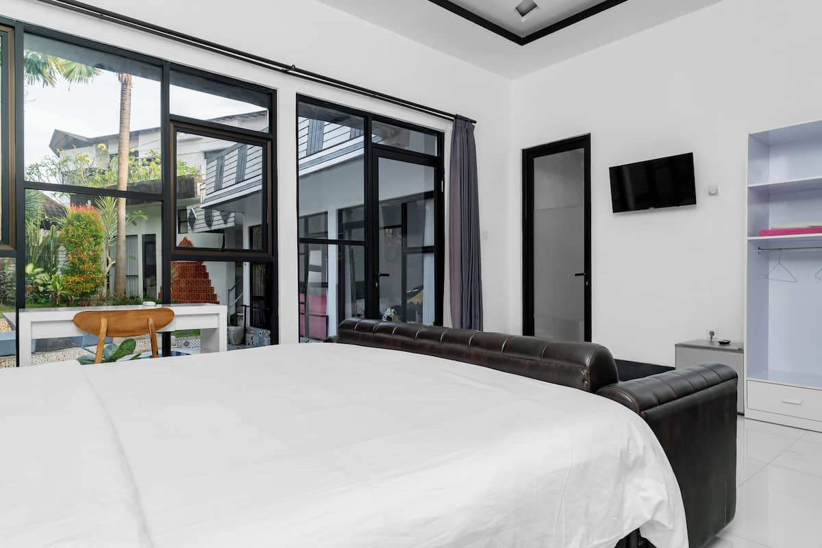 Deluxe Double Room, Pool View, Vande Guest House
 image 10