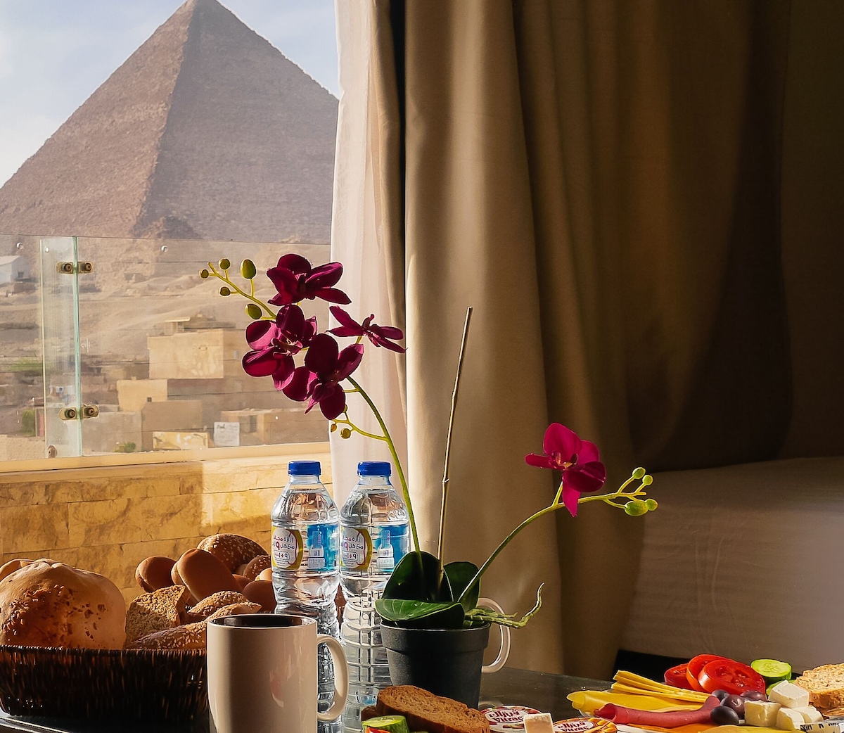 Egypt Pyramids Inn
 image 2
