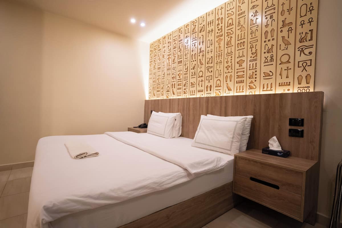 Great Pyramid Inn
 image 5