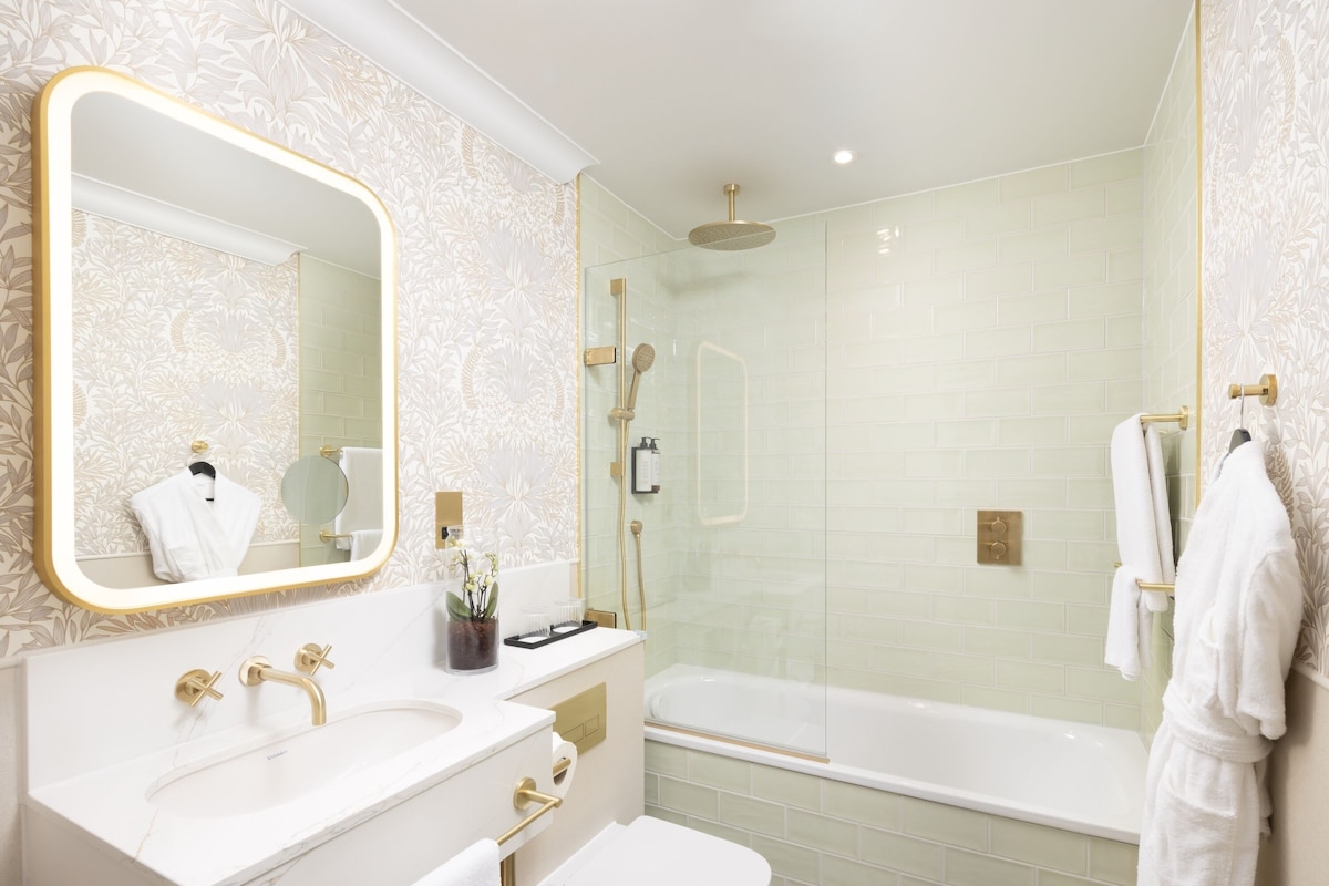 The Welbeck Hotel (Standard Room)
 image 6