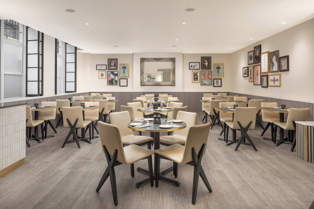 The Welbeck Hotel (Standard Room)
 image 7