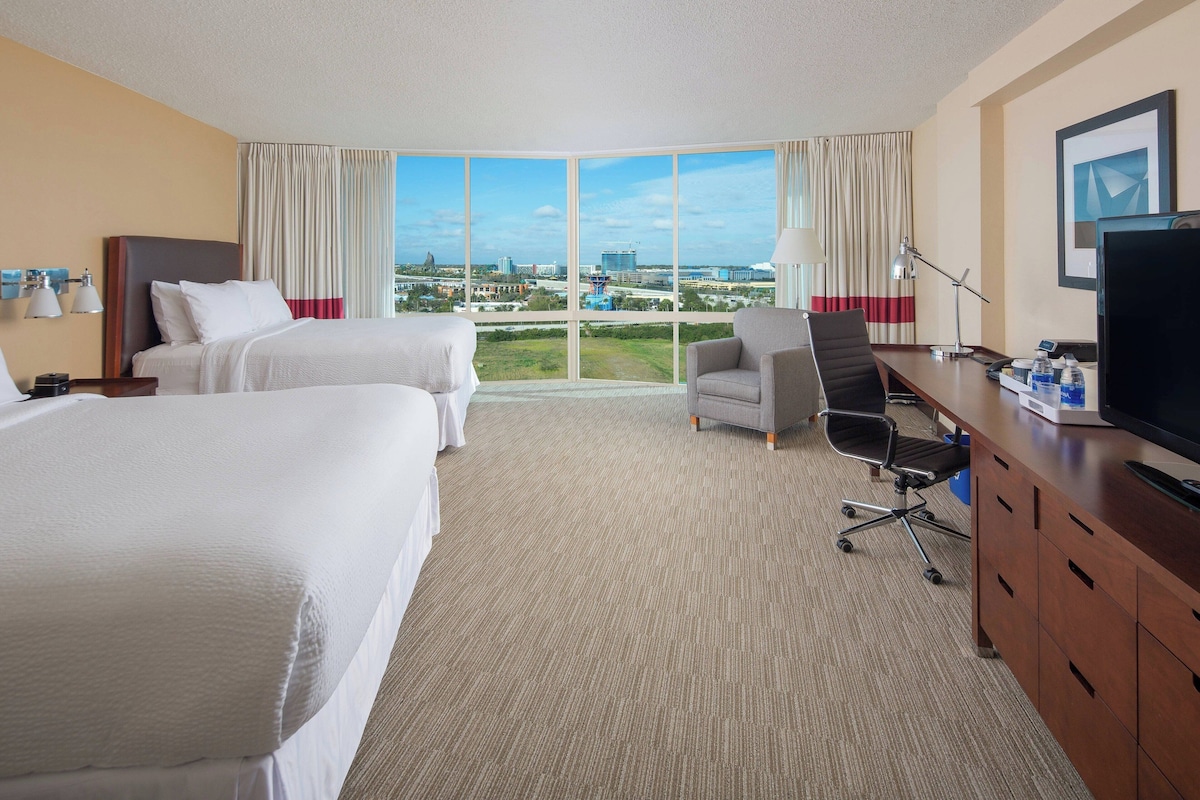 Deluxe Room Four Points by Sheraton Orlando image 6