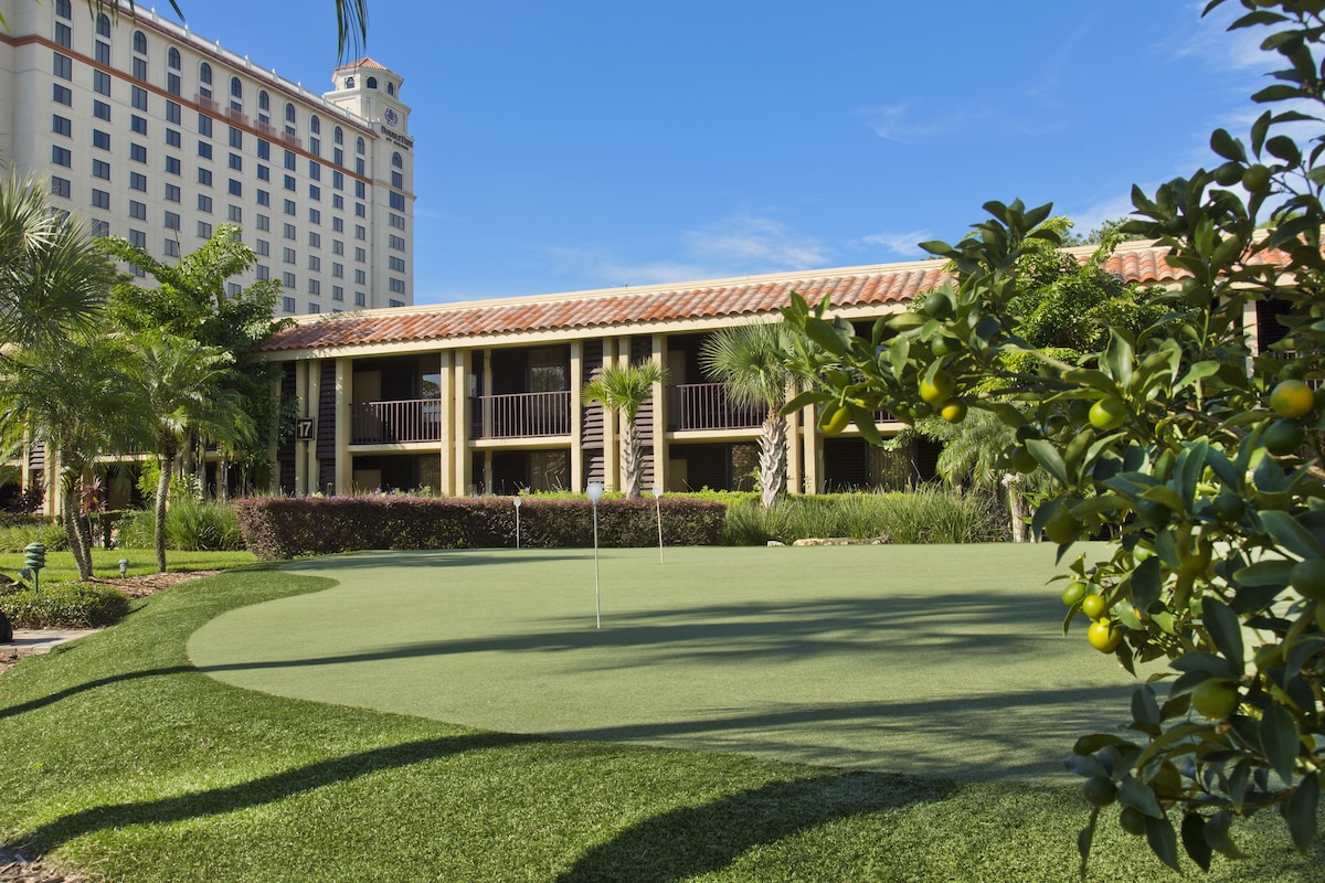 King Room DoubleTree by Hilton Orlando Theme Park  image 8