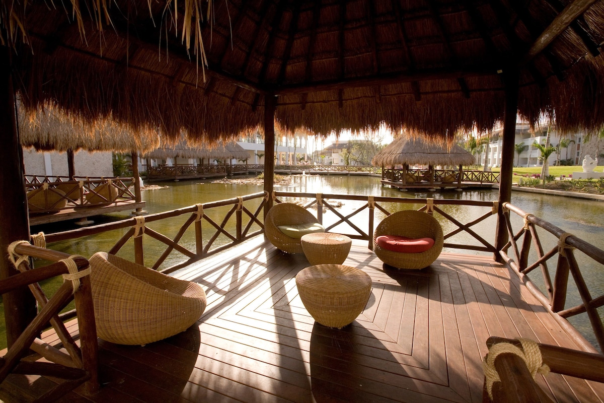 Grand Riviera Princess (Laguna Villa Suite) image 6