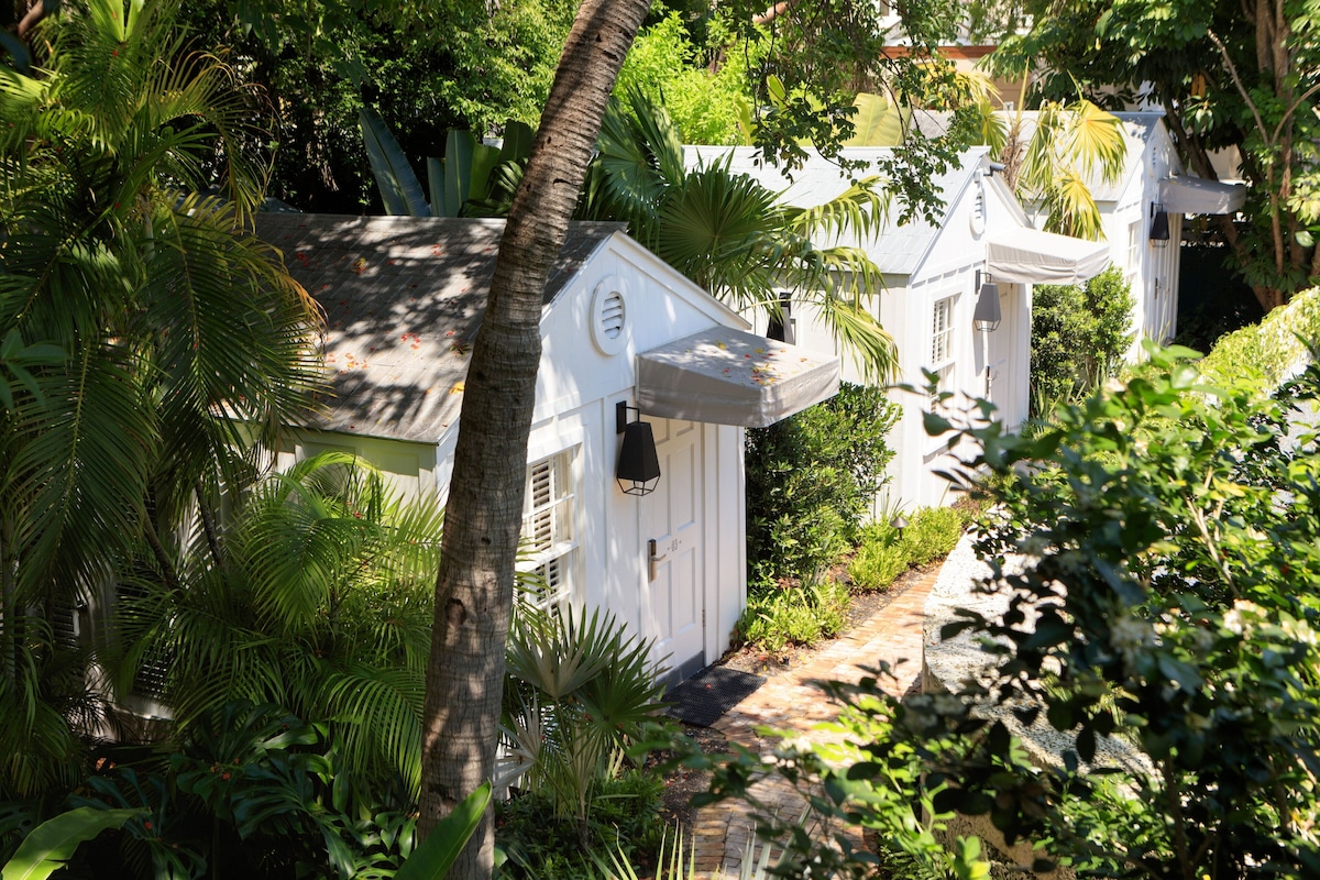 Winslow's Bungalows (King Mobility) image 10