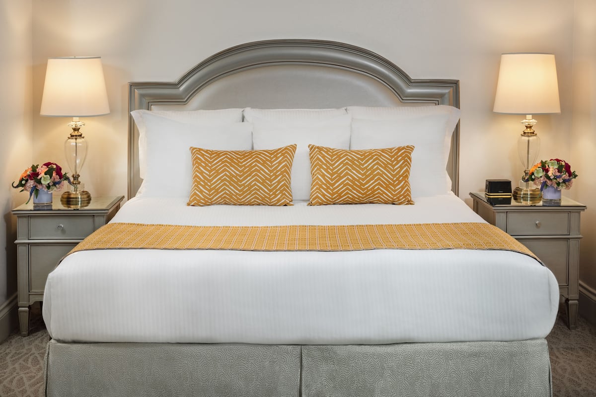Warwick Melrose Dallas, 1 King Bed
 image 6
