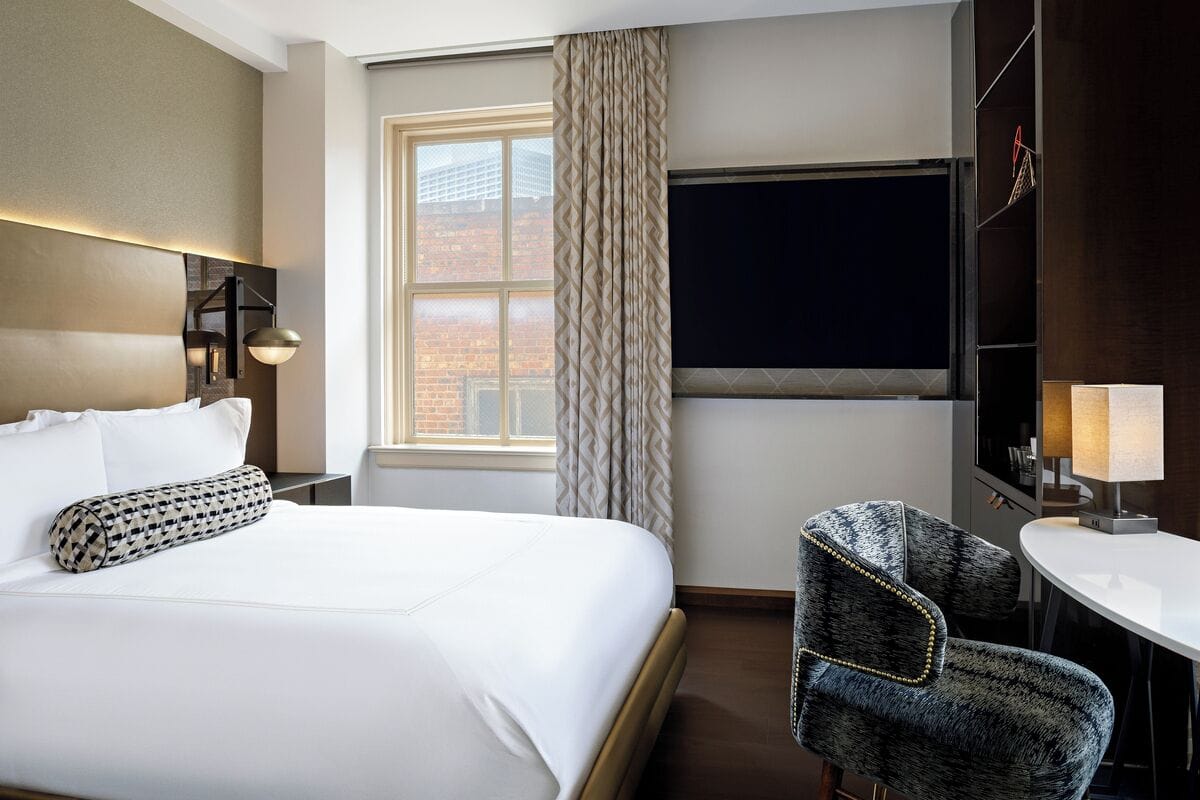 The Sinclair, 1 Queen Bed image 7