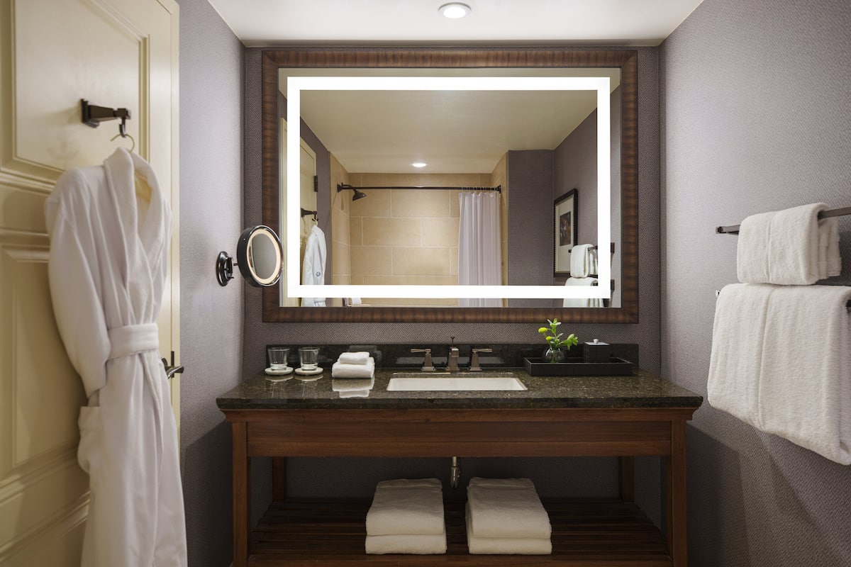 Omni Fort Worth Hotel, 2 Queen Beds
 image 3
