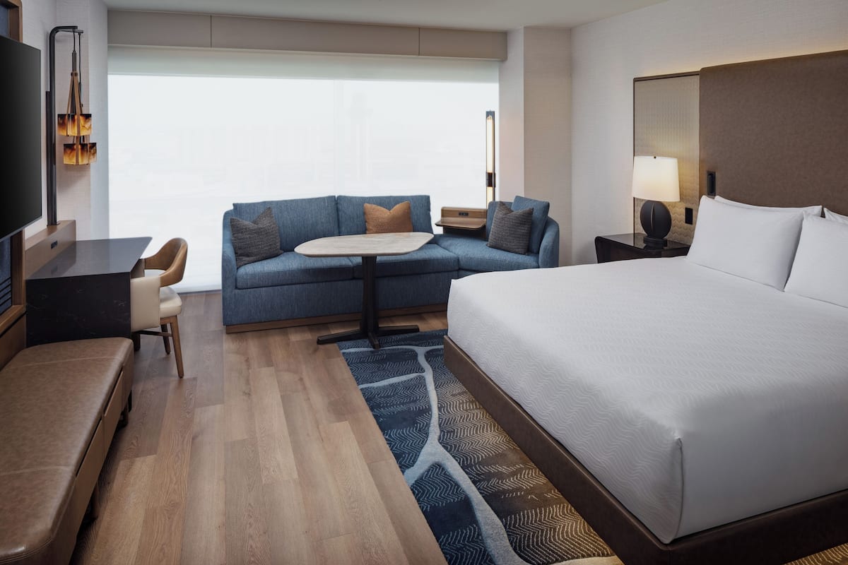 Grand Hyatt DFW, 1 King Bed image 3