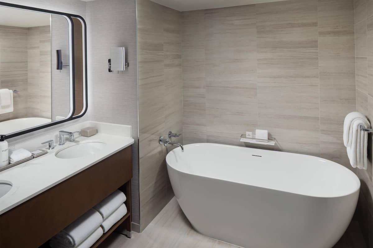 Grand Hyatt DFW, 1 King Bed image 4
