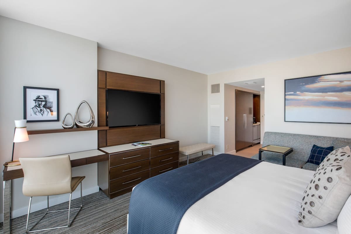 Omni Frisco Hotel at The Star, 1 King Bed
 image 7