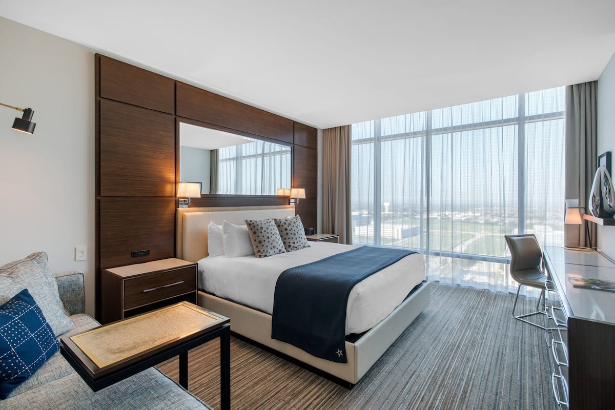 Omni Frisco Hotel at The Star, 1 King Bed
 image 9